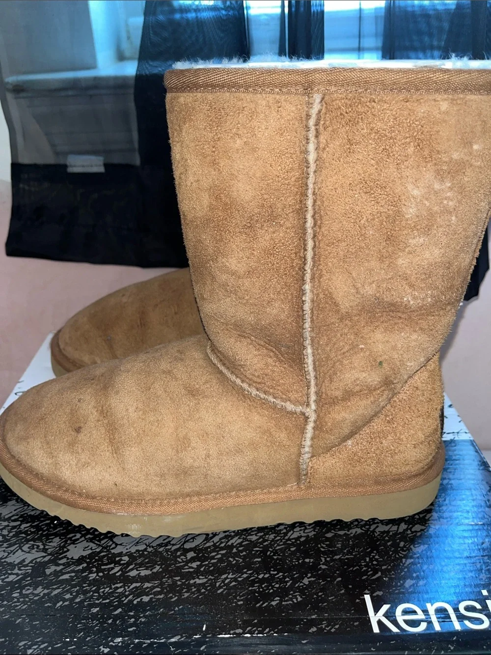 UGG Australia Classic Short Chestnut Suede Shearling Boots Authentic ✨
